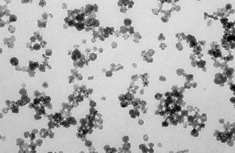 تصویر مفهومی TEM از پراکندگی نانوذرات در زمینه PVC